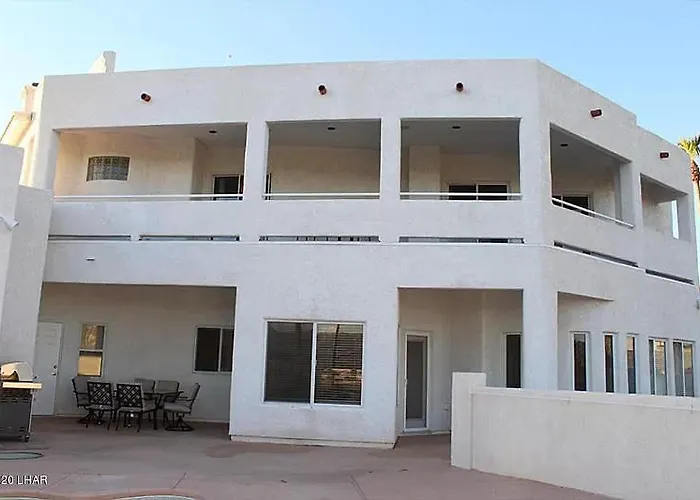 Desert Glam On The Golf Course Holiday home Lake Havasu City