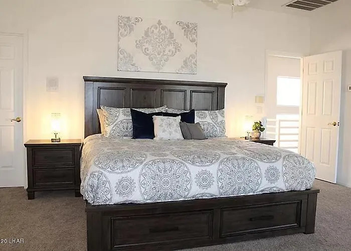 Desert Glam On The Golf Course Holiday home Lake Havasu City
